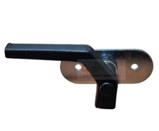 MANIGLIA SINISTRA CHIUSURA VETRO FINESTRA POSTERIORE CABINA TRATTORE FIAT