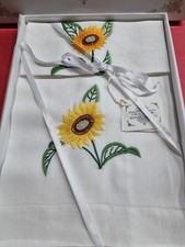 Prestigiosi Asciugamani 1+1 puro lino ricamo Girasoli in punto pieno a mano