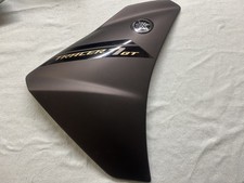 Carena destra B4T-F835V-00