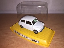 Pilen 1:43 SEAT 600 Bianca M