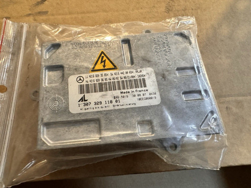 Xenon headlight control unit