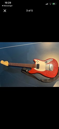 Rockband mustang fender - 3,