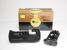 Nikon battery grip MB-D10