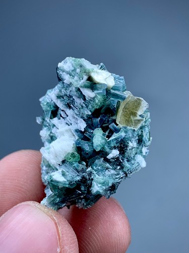 Cristallo tormalina - di,