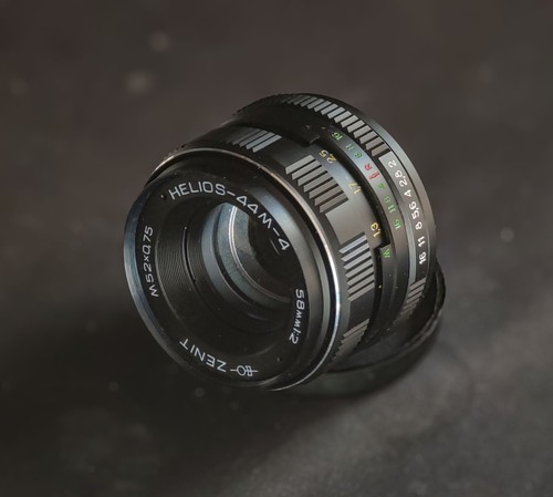 Helios 44m f - 58, f/2.0