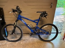 blue 2006 Giant Trance 3
