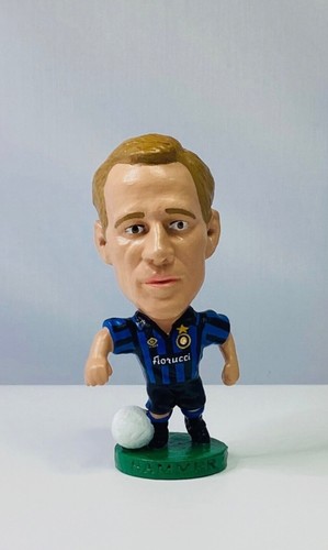 Figurina prostar non - figurina,