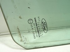 Vetro laterale fisso anteriore