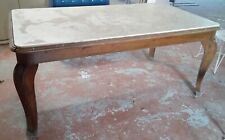 Tavolo allungabile con superficie di marmo