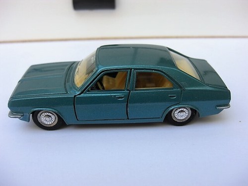 Chrysler 180 berlin dinky - chrysler, toys