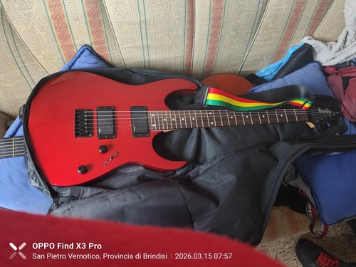 Chitarra elettrica con - chitarra,