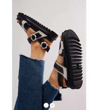 Dr. Martens VOSS PISA SANDALI