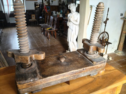 Antica pressa legno - in,