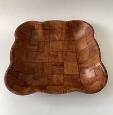 Vintage Woven Wooden Scalloped