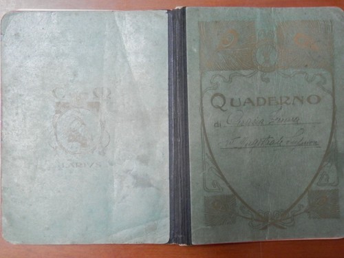 Vecchio quaderno scolastico - , di