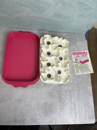 Vintage 1992 tupperware - 1992, animal
