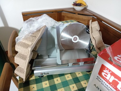 Affettatrice elettrica - affettatrice,
