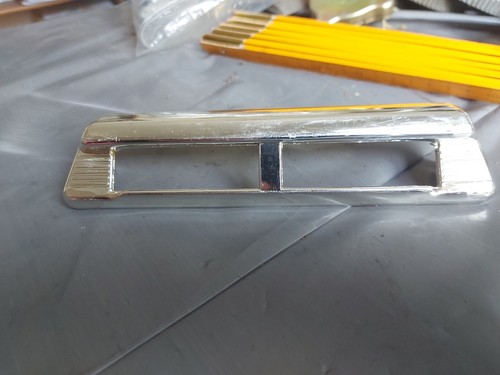 Modanatura plastica luce targa - plastica,
