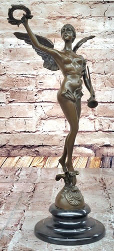 Angelo nudo della - , vittoria