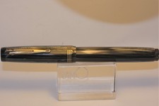 Aurora novum penna