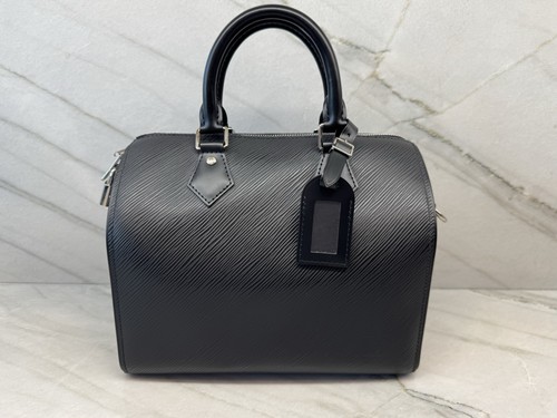Louis vuitton epi - louis, 25