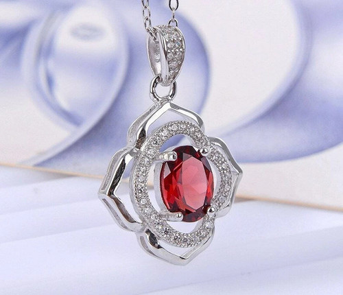 Collana con ciondolo aureola