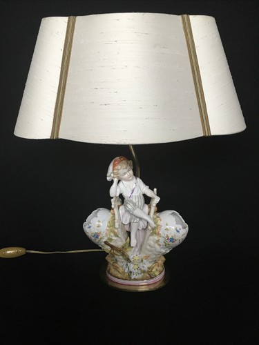 Ancienne lampe avec - ancienne,