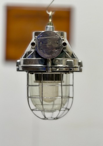Vecchia lampada elettrica