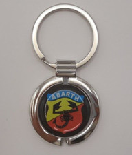 Portachiavi per auto d'epoca marchiato Abarth metallo colore argento sfondo nero