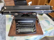 Macchina da scrivere Olivetti