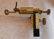 INSTRUMENT DE MESURE ANCIEN