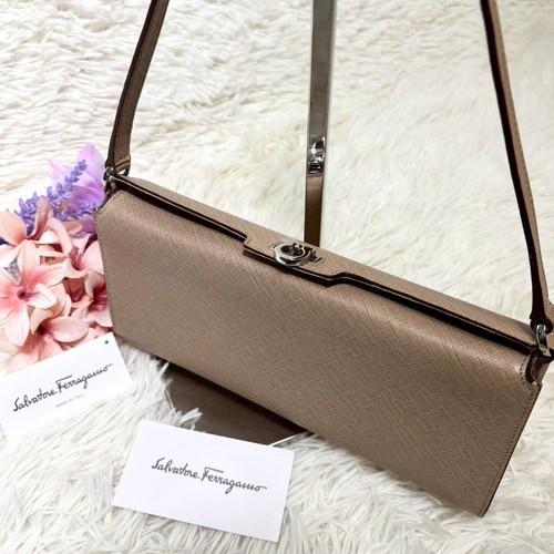 Salvatore ferragamo gancini - ferragamo,