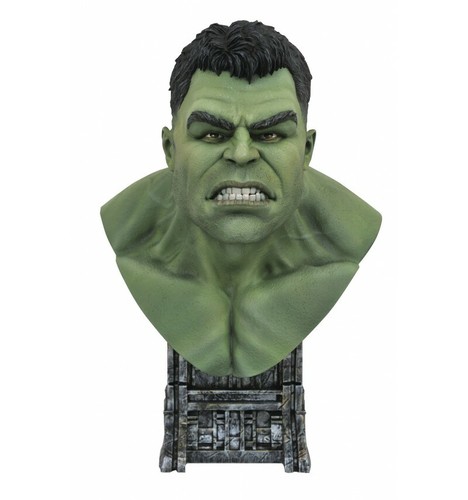 Diamond select toys - diamond,