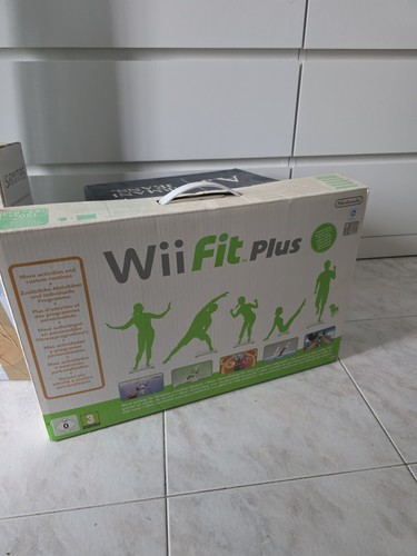 Nintendo wii fit plus bundle - fit,