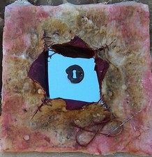 quadro moderno astratto dipinto a mano e materiale di recupero 