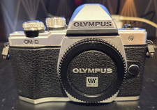 Olympus OM-D E-M10 Mark II