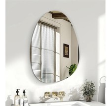 Specchio da parete asimmetrico