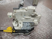 8K0839015C serratura portiera