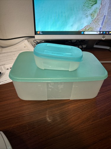Tupperware containers set