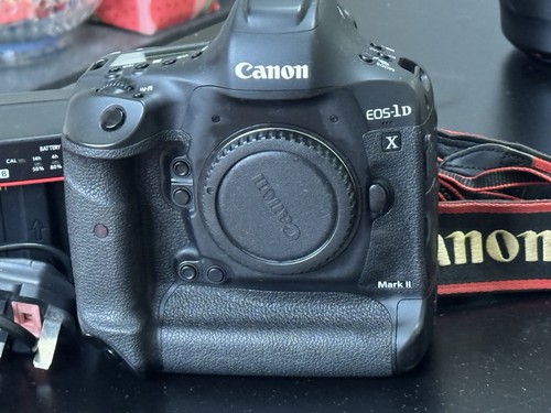 Canon eos mark - canon,