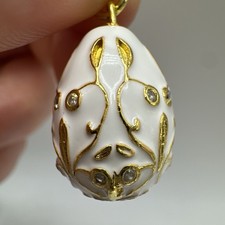 Ciondolo uovo smaltato bianco