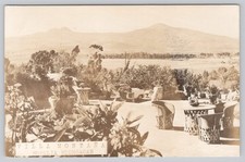 RPPC Patio Villa Montana Morelia Michoacan Messico vista montagne sedie equipale