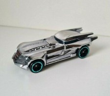 HOT WHEELS BATMAN BATMOBILE ARGENTO SILVER 2018 MATTEL