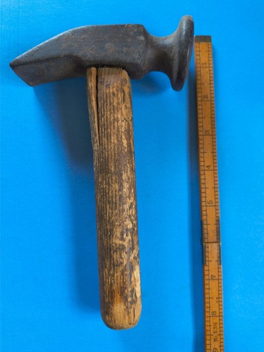 Antico martello calzolaio