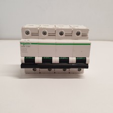 INTERRUTTORE QUADRIPOLARE