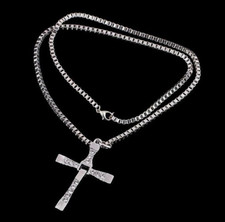 Collana con ciondolo croce Vin
