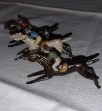 Giocattoli Antichi Collezionismo N. 3 CAVALLI DA CORSA in PIOMBO PIENO Anni ‘40