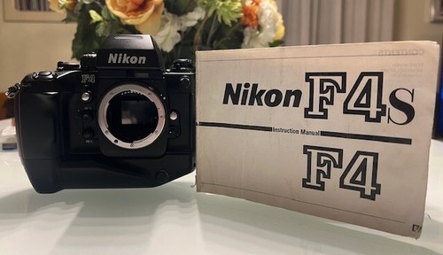 Fotocamera nikon nera con - fotocamera,