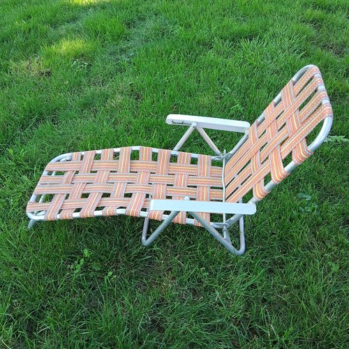 Chaise longue pieghevole per