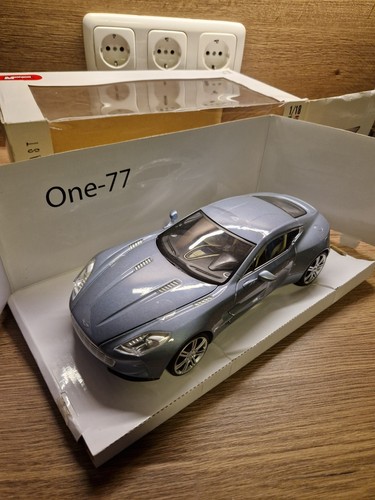 Aston martin one 18 mondo - 1:18,